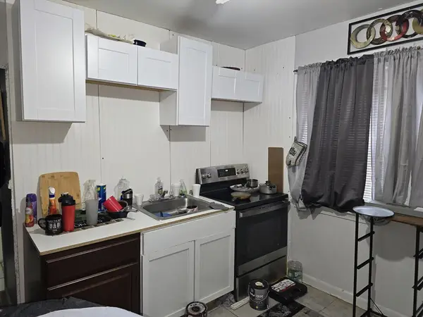 65 Ridgewood St, Boston, MA 02122