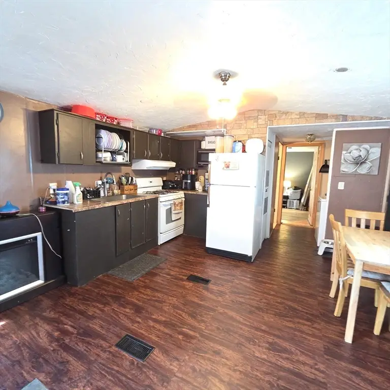 1156 Park St #14, Stoughton, MA 02072 - #3