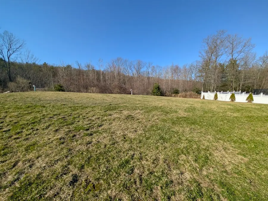 39 Hycrest Rd, Charlton, MA 01507 - #2