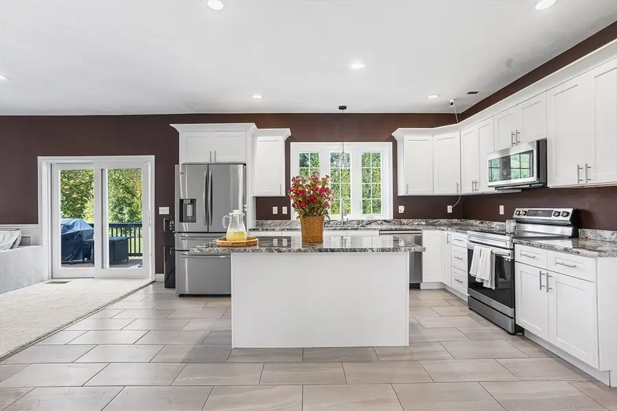 39 Hycrest Rd, Charlton, MA 01507 - #3