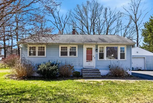 27 Robin Rd, Westborough, MA 01581