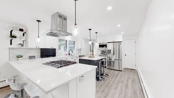 9 Gaywood Cir, Methuen, MA 01844