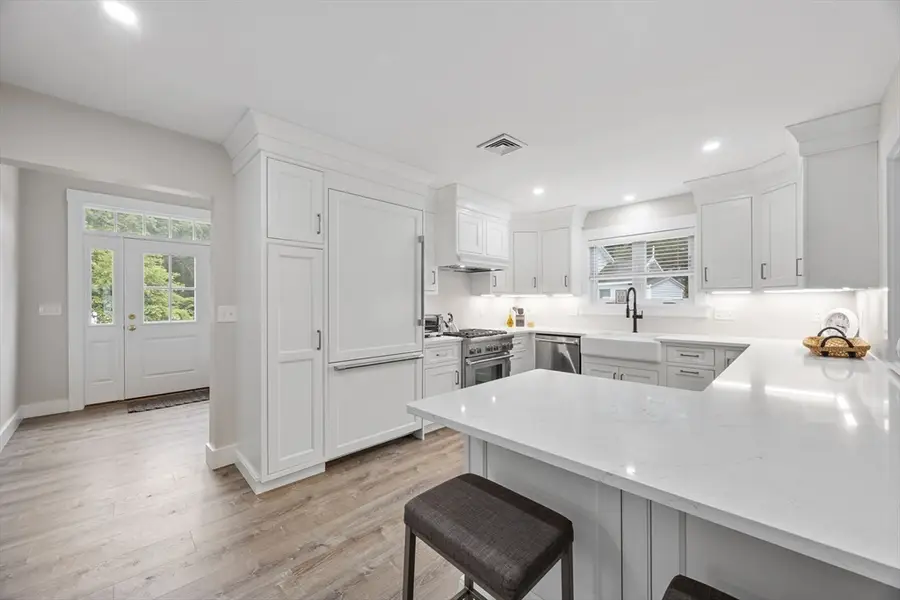 24 Cove St, East Wareham, MA 02558 - #3