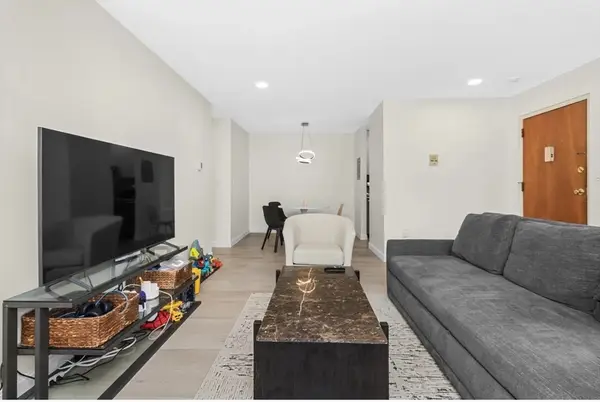 251 Rock St #B4, Norwood, MA 02062