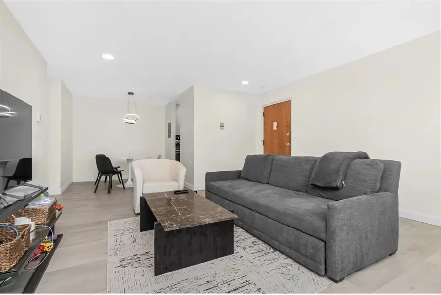 251 Rock St #B4, Norwood, MA 02062 - #2