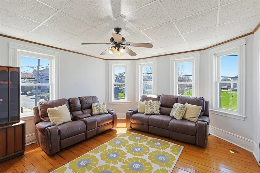 464 Birch St, Fall River, MA 02724 - #3