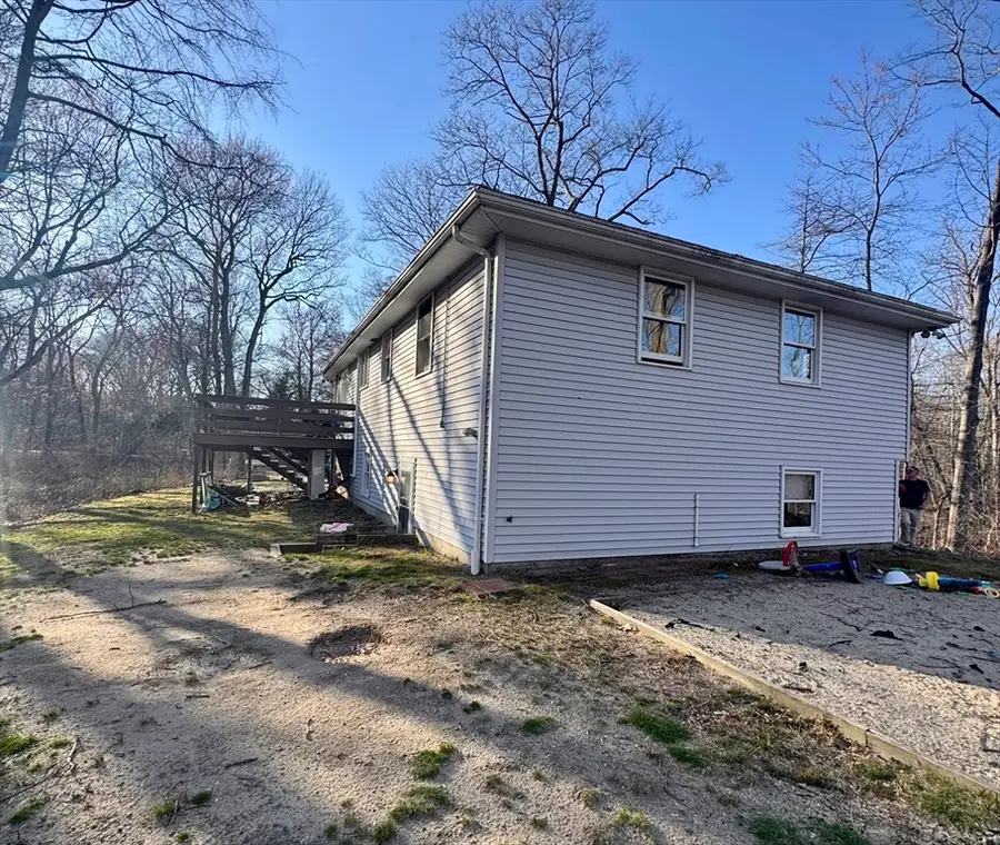 21 Park Dr, Attleboro, MA 02703 - #3