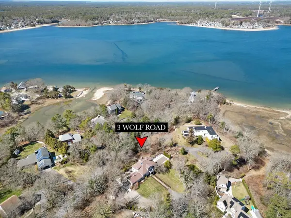 3 Wolf Rd, Bourne, MA 02532