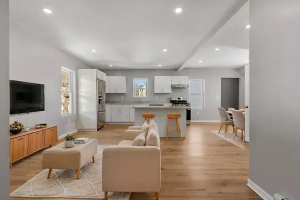 26 Pratt Rd, Fitchburg, MA 01420