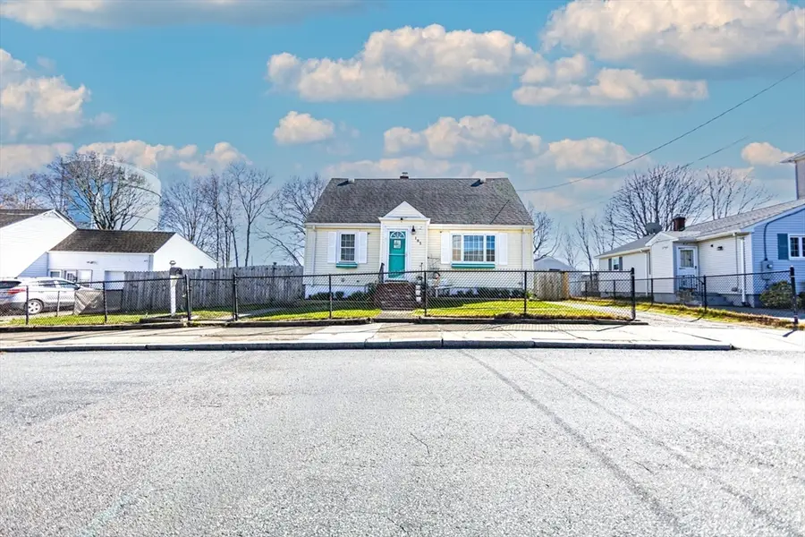 103 Chicago St, Fall River, MA 02721 - #3