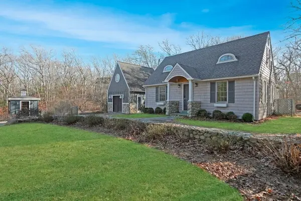 26 Sea Glen Road, Oak Bluffs, MA 02557