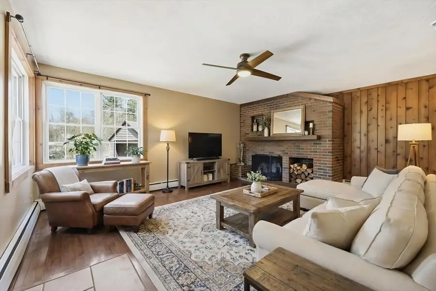 25 Sunset Ave, South Hadley, MA 01075 - #3