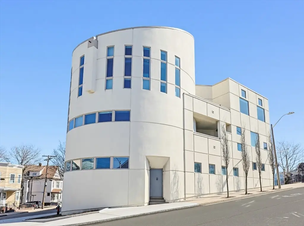 60 Tufts St #1, Somerville, MA 02145 - #1