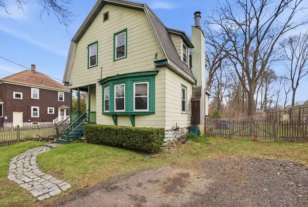 513 Maple St, Danvers, MA 01923