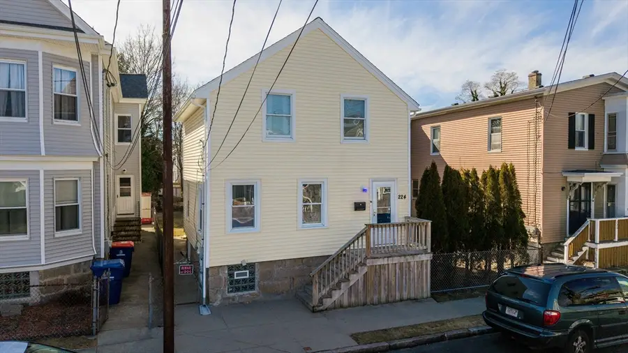 224 Smith St, New Bedford, MA 02740 - #3