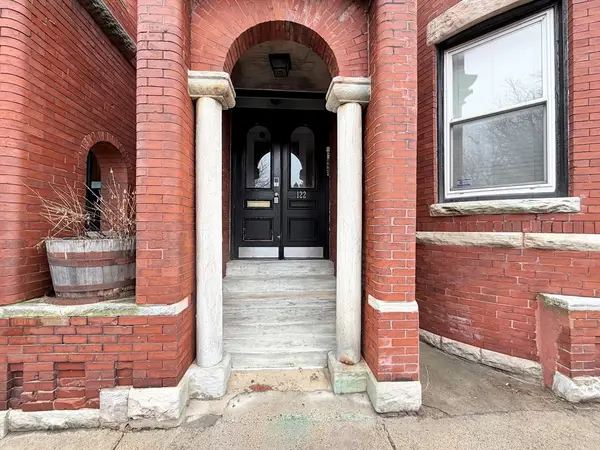 122 Day St #3, Boston, MA 02130