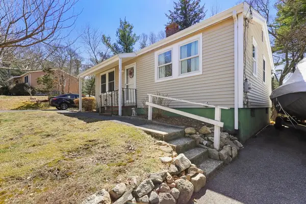 47 Cliff Rd, Bourne, MA 02532