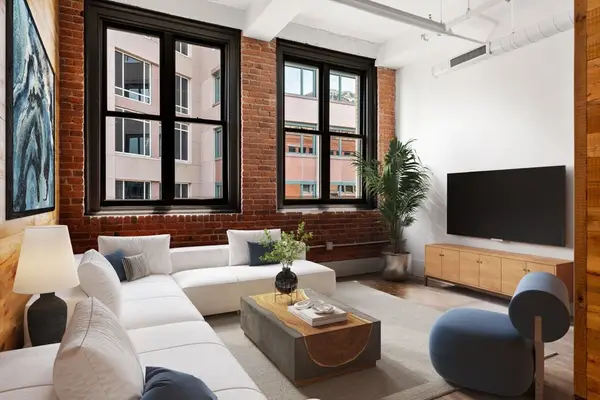 190 High St #5, Boston, MA 02210