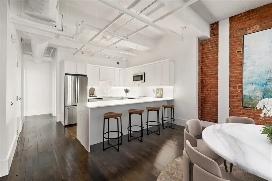 190 High St #5, Boston, MA 02210 - #3