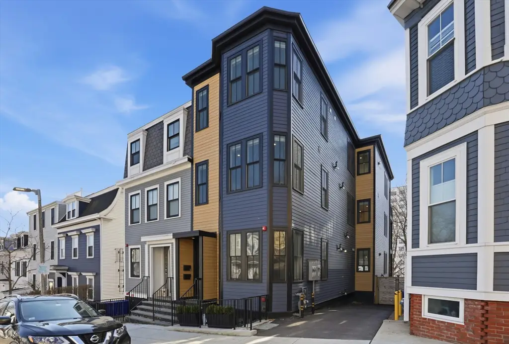 407 E 7th St #2, Boston, MA 02127 - #1