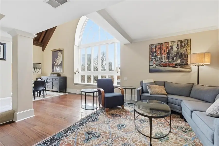 27 Chestnut #4C, Boston, MA 02108 - #3
