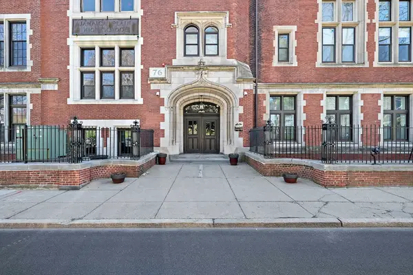 76 Elm St #114, Boston, MA 02130