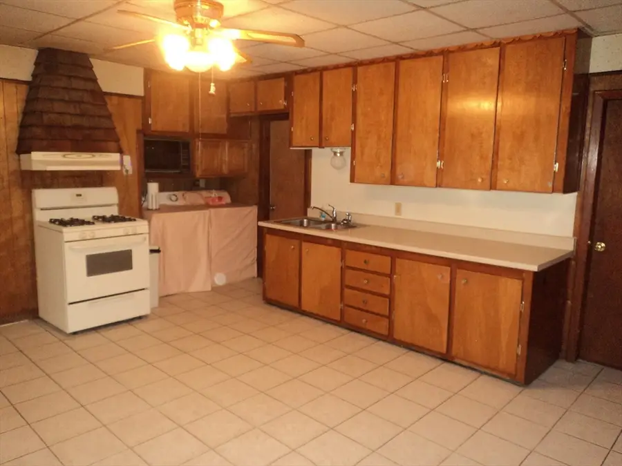 172 Mechanic St, Southbridge, MA 01550 - #2