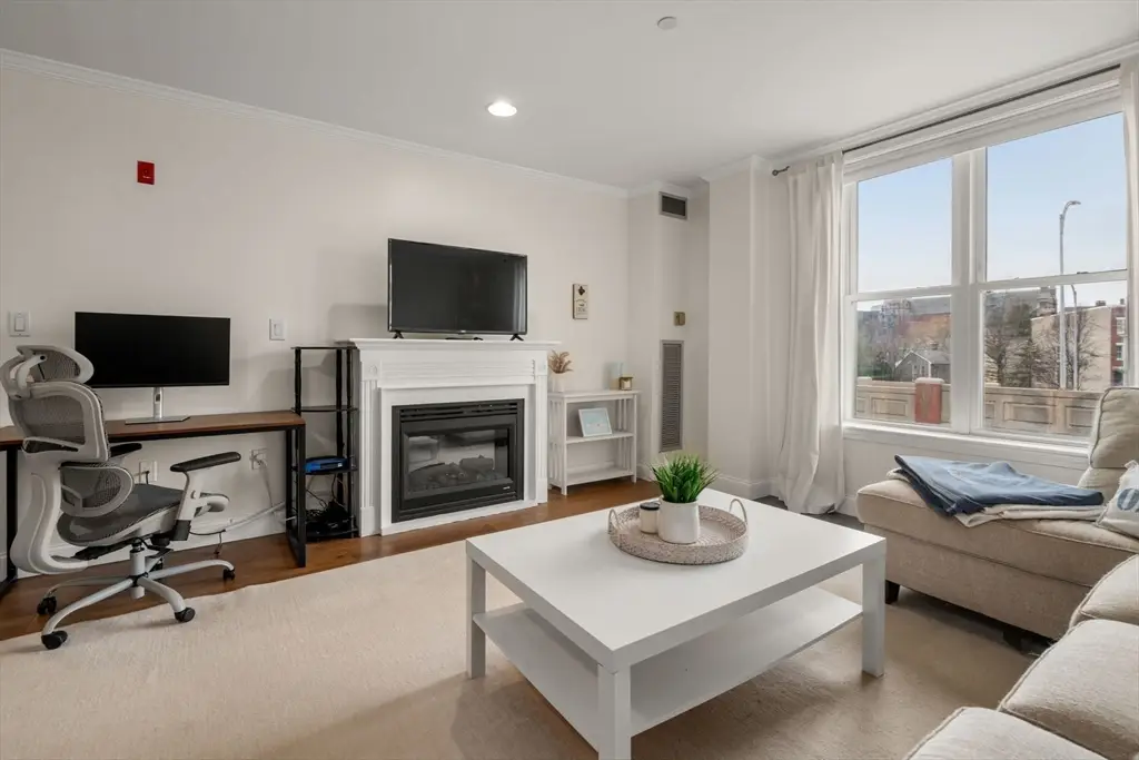 65 Chelsea St #203, Boston, MA 02129 - #1