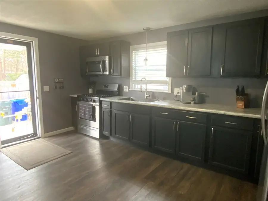 86 Peekskill Ave, Springfield, MA 01129 - #3