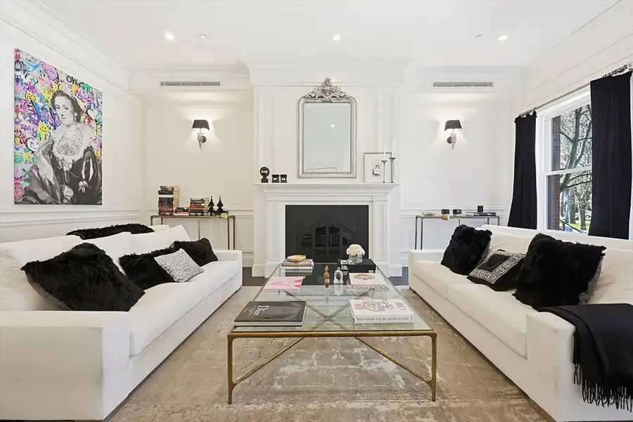 212 Commonwealth Avenue #1, Boston, MA 02116 - #2