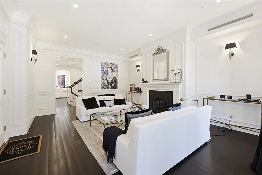 212 Commonwealth Avenue #1, Boston, MA 02116 - #3