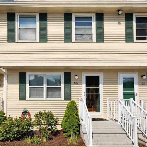 704 Ocean Meadows #704, Fairhaven, MA 02719