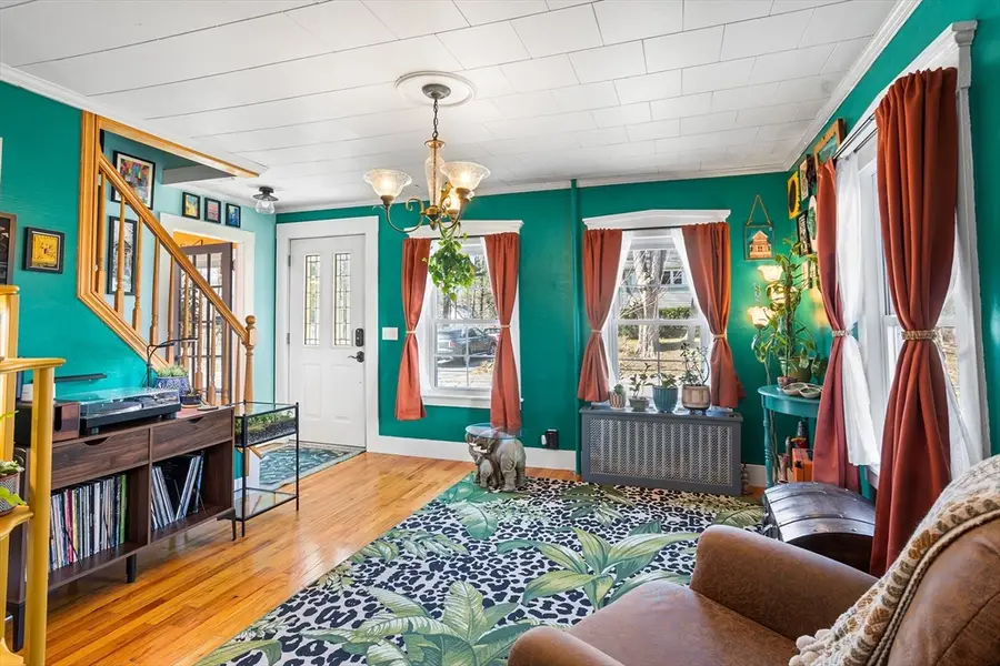 21 Cottage St, Medway, MA 02053 - #3