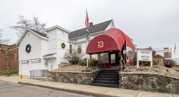 11 Linden Street, Reading, MA 01867