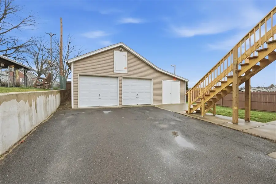 38 Prospect St, Ludlow, MA 01056 - #3