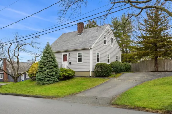 2 Girdler Road, Marblehead, MA 01945
