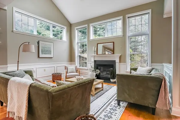 432 Boxwood Ln #432, Clinton, MA 01510