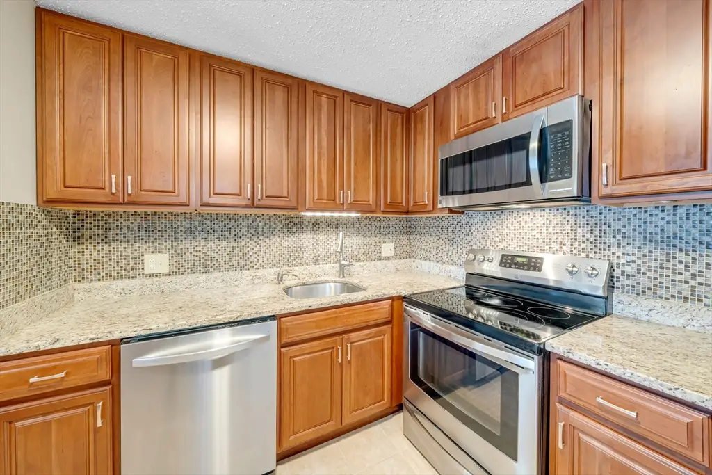 3 Birchwood #3-302, Amesbury, MA 01913 - #1