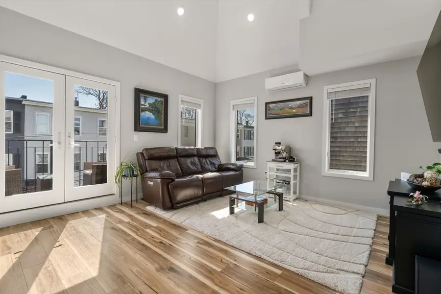 254 Everett St. #3, Boston, MA 02128 - #3