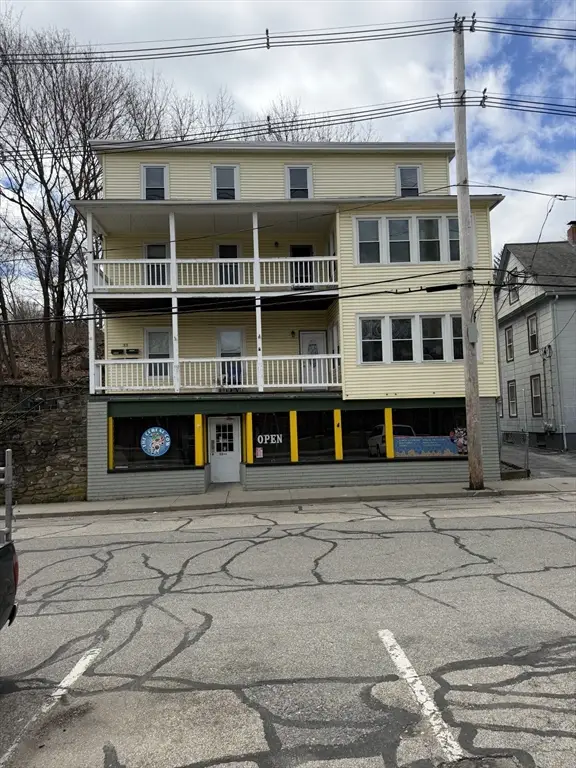 33 Crystal St, Southbridge, MA 01550