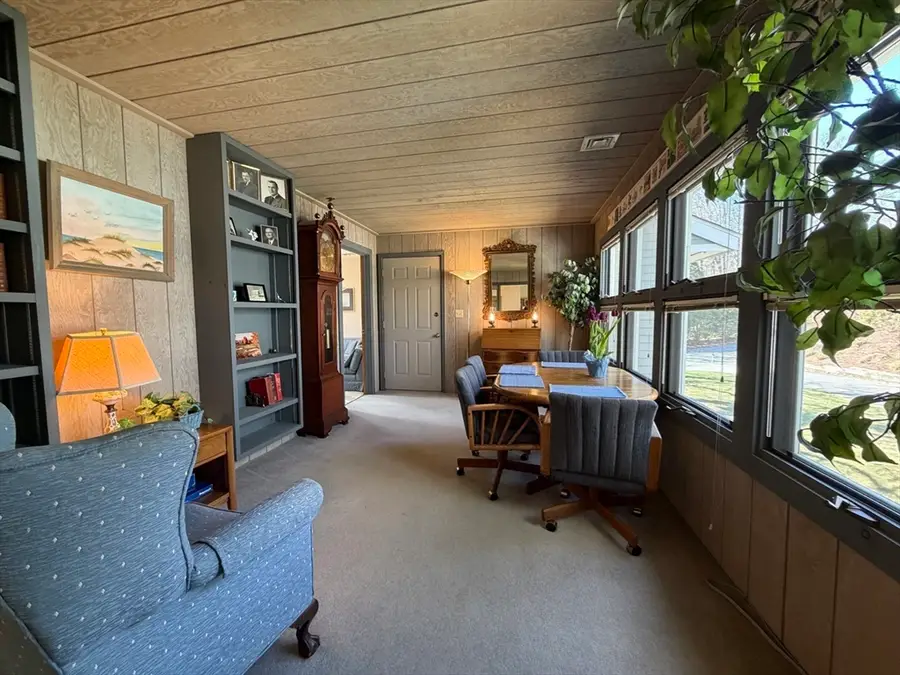 402 Country-side Rd #402, Greenfield, MA 01301 - #3