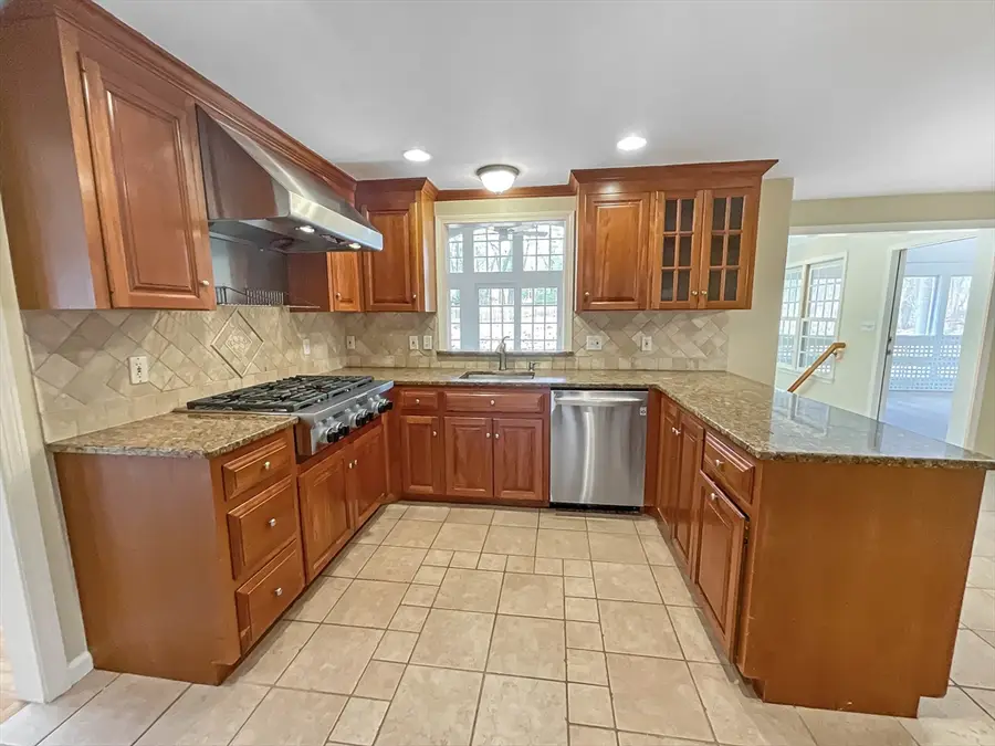 27 Alexander Rd, Hopkinton, MA 01748 - #2