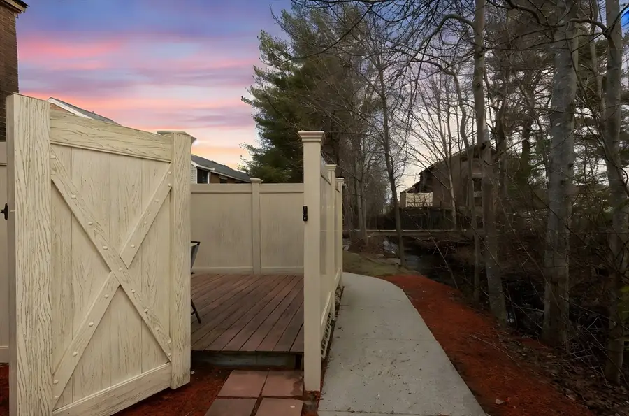 127 Greenbrook Dr #127, Stoughton, MA 02072 - #3