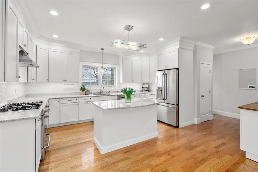 198 Lowell St #1, Waltham, MA 02453 - #3