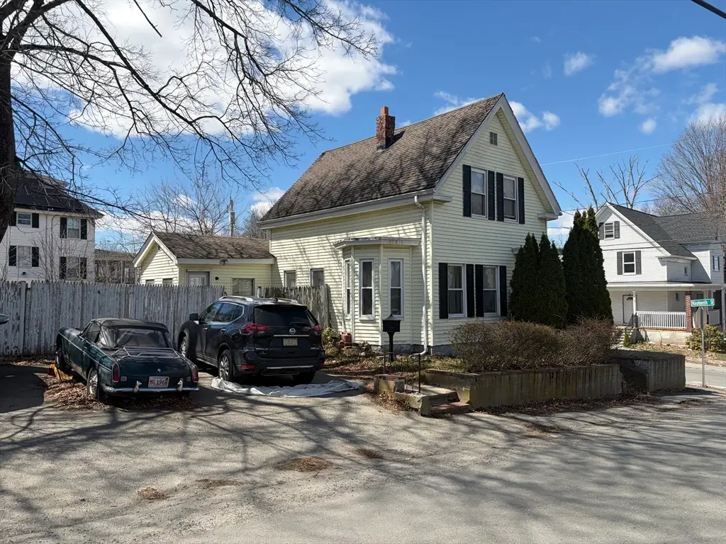 628 Beacon St, Lowell, MA 01850 - #1