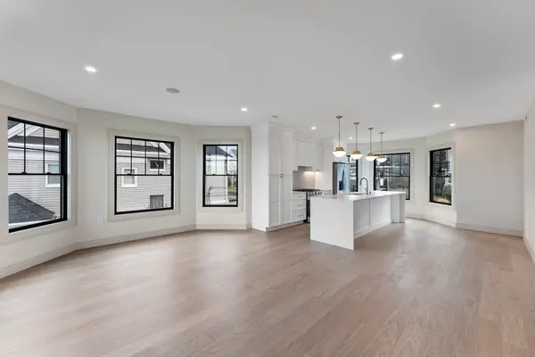 142 Metropolitan #U:2, Boston, MA 02131