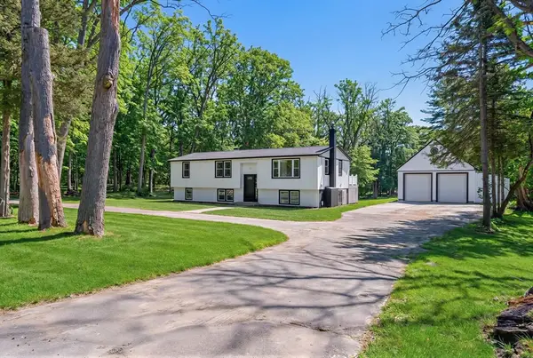 35 Hartford Ave, Bellingham, MA 02019