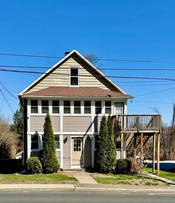 59 East St, Easthampton, MA 01027