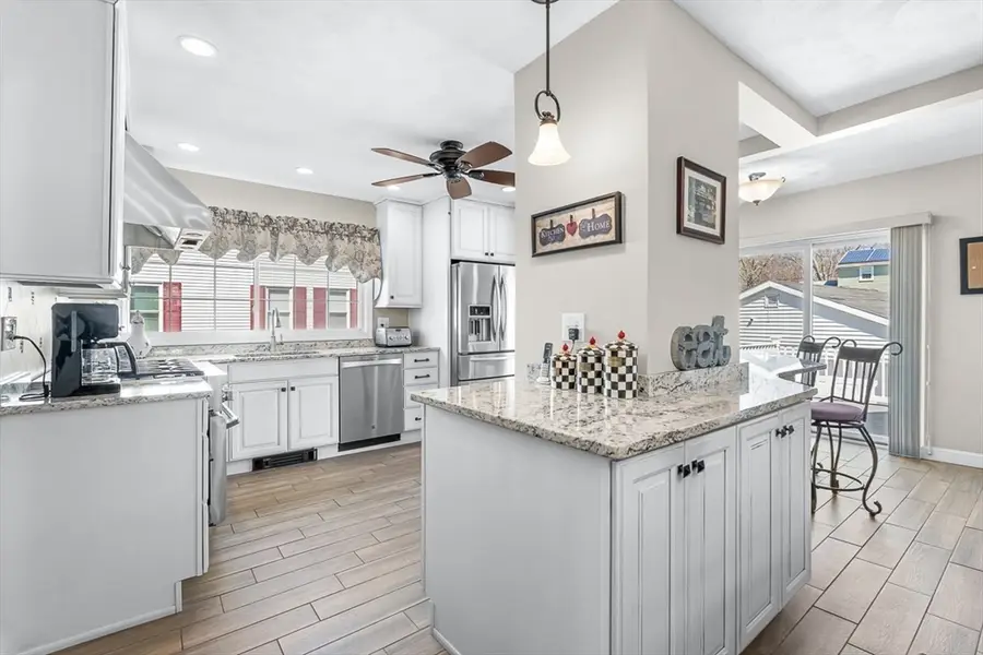 196 Park Street, Stoneham, MA 02180 - #3