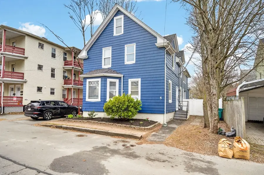 5 Foster St, Attleboro, MA 02703 - #3